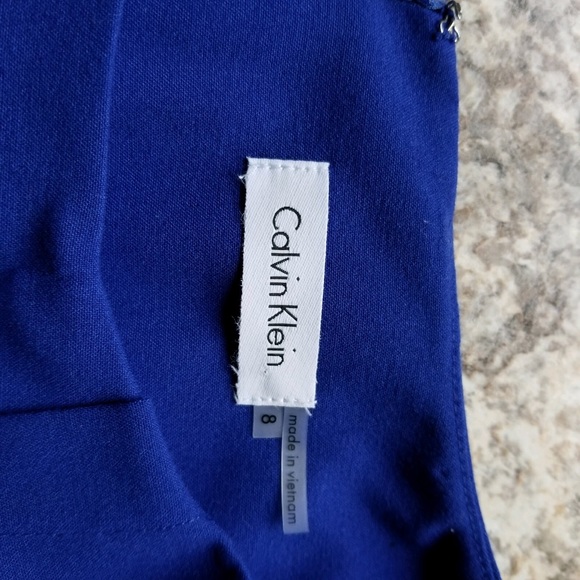 Dress - Picture 3 of 4